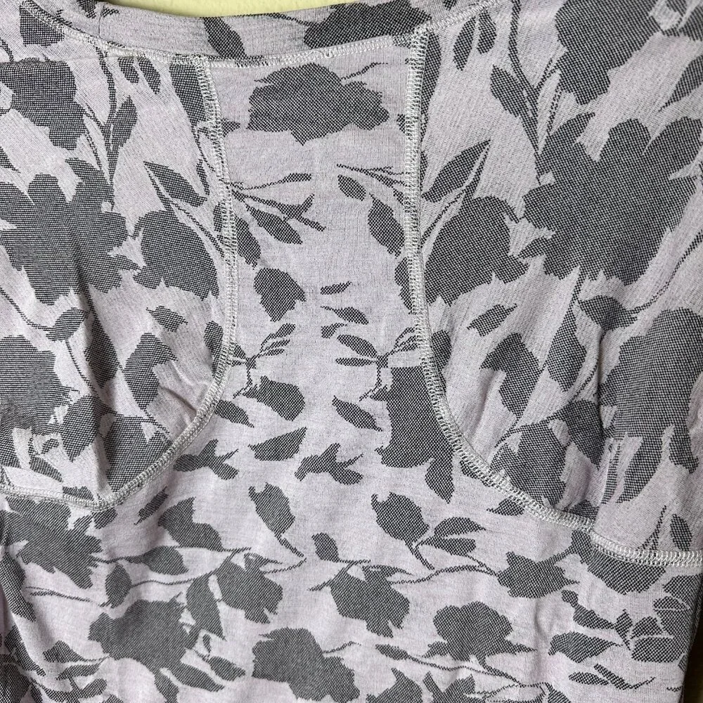 ATHLETA Floral Long Sleeve Athletic WOrk Out Top Size Medium - Picture 7 of 7